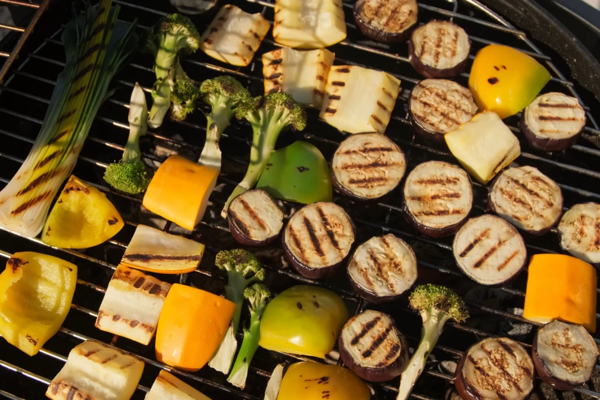 paprika, , patlidžan i brokoli na roštilju