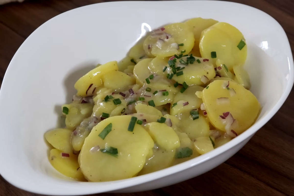 Servirana Krompir salata