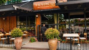 Tradicija Nacionalni restoran Beograd Ulica Tadeuša Košćuška 63